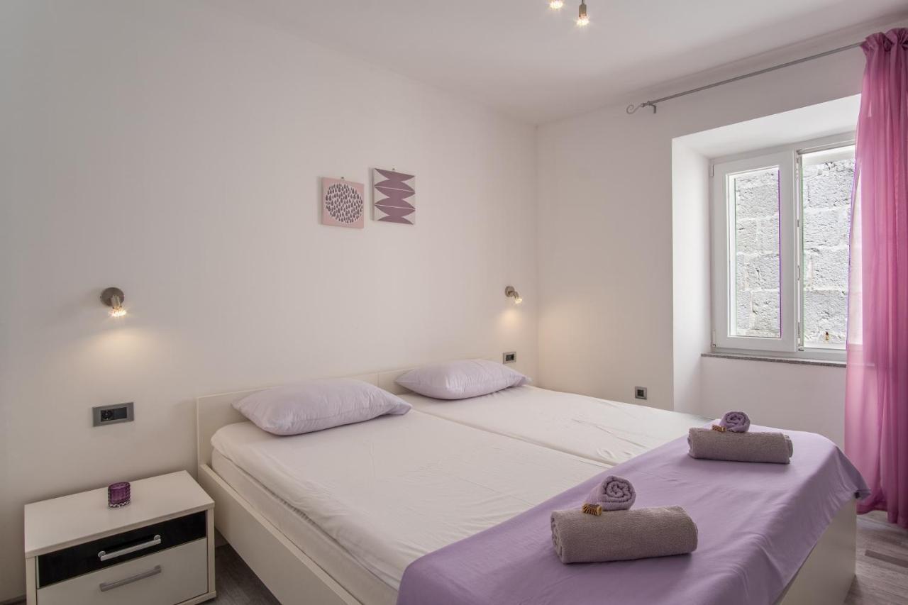 Private Holliday Apartment Pag Town Eksteriør bilde