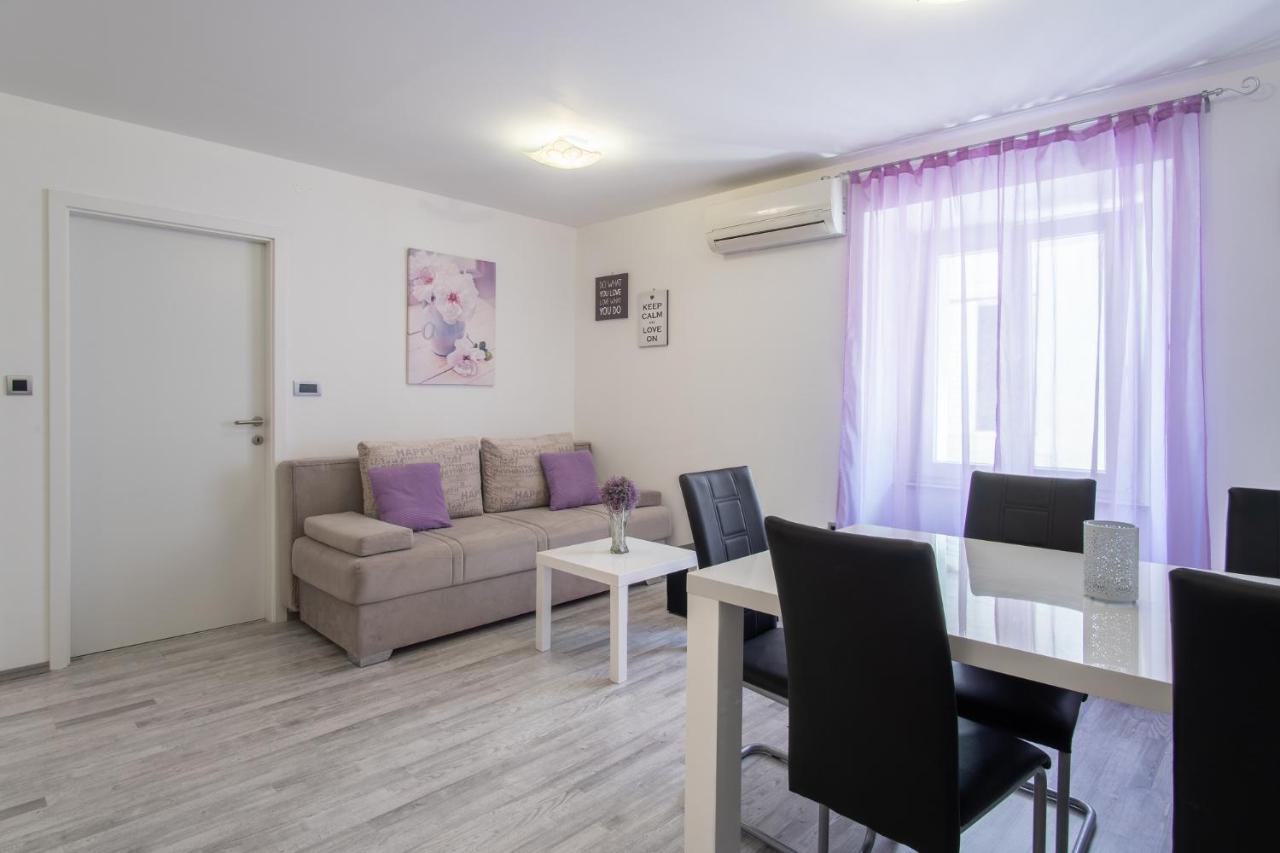 Private Holliday Apartment Pag Town Eksteriør bilde
