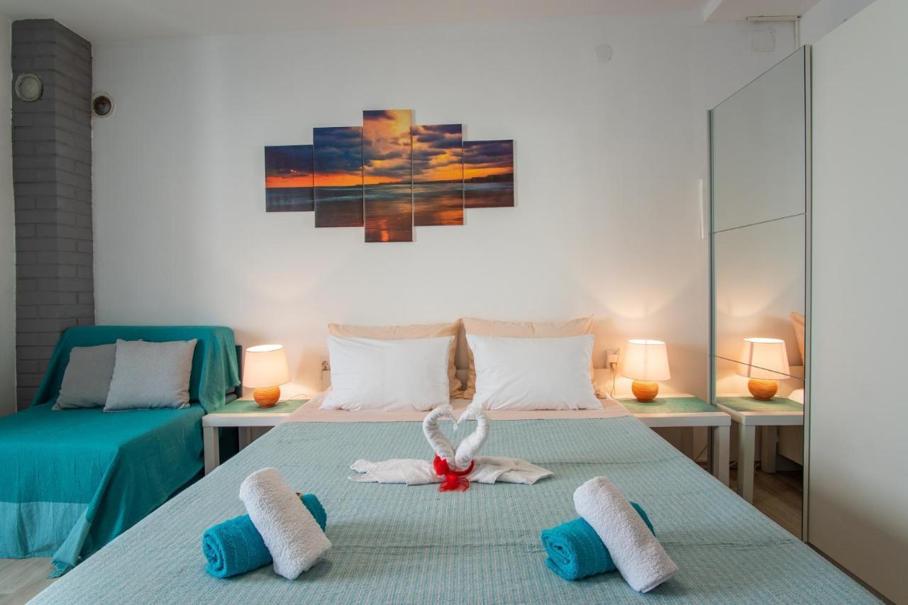 Private Holliday Apartment Pag Town Eksteriør bilde